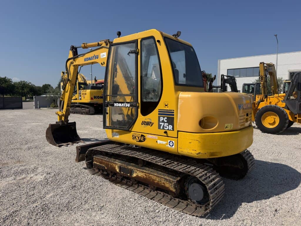 ESCAVATORE CINGOLATO KOMATSU PC 75R