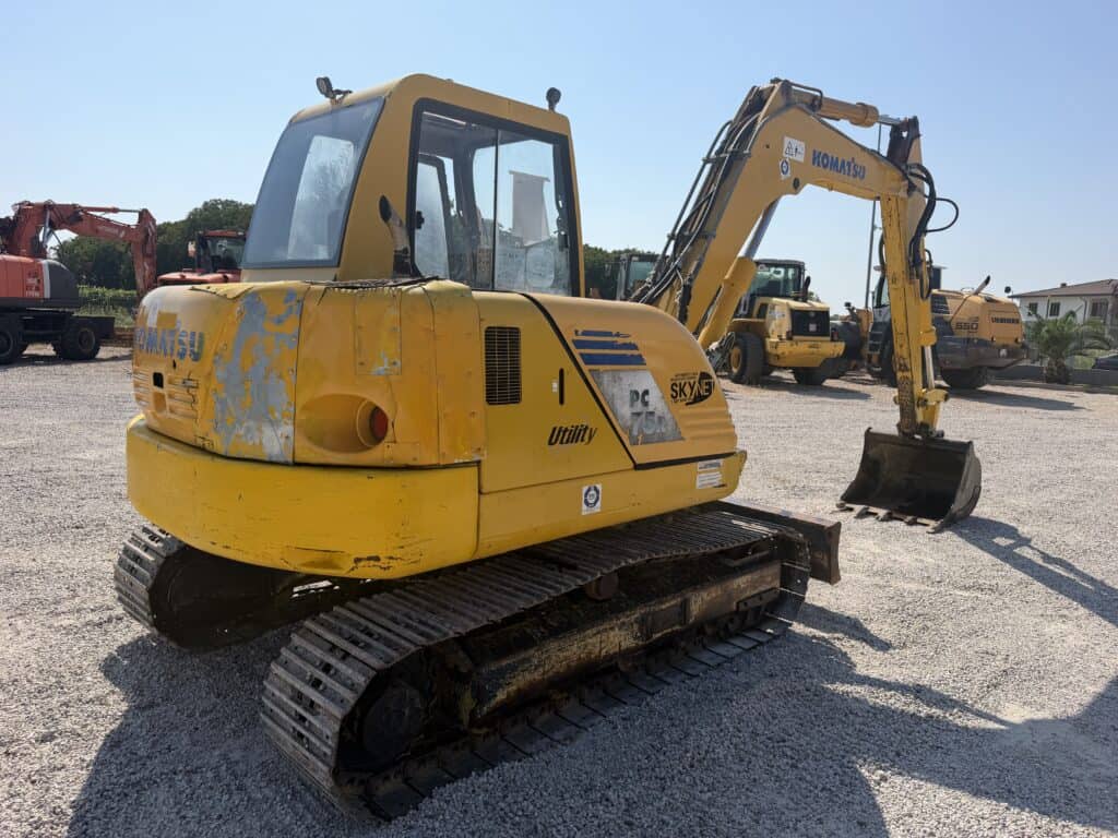 ESCAVATORE CINGOLATO KOMATSU PC 75R