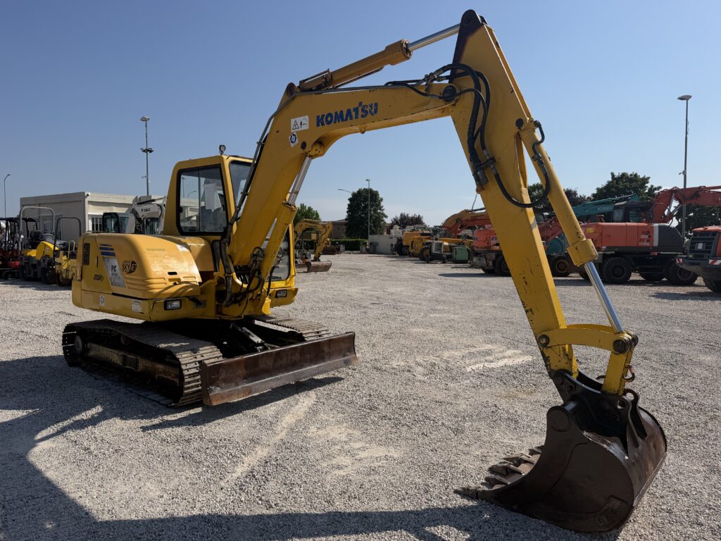 ESCAVATORE CINGOLATO KOMATSU PC 75R