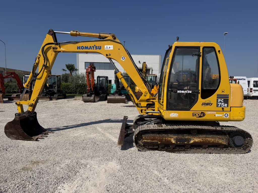 ESCAVATORE CINGOLATO KOMATSU PC 75R
