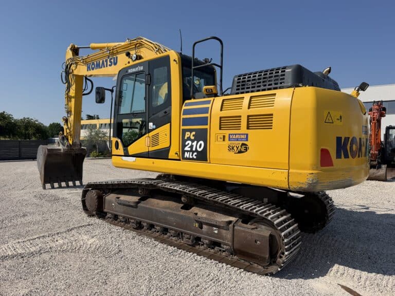 KOMATSU PC210-11E0
