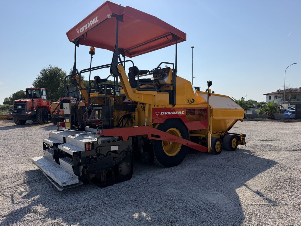 DYNAPAC F121-4W